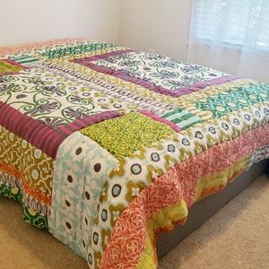 Athropologie Queen Size Quilt